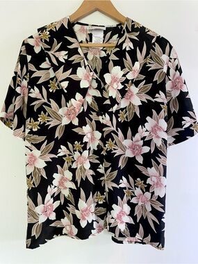 Vintage Jessica Floral Set (Top and Shorts) with Pink and Tan Blooms